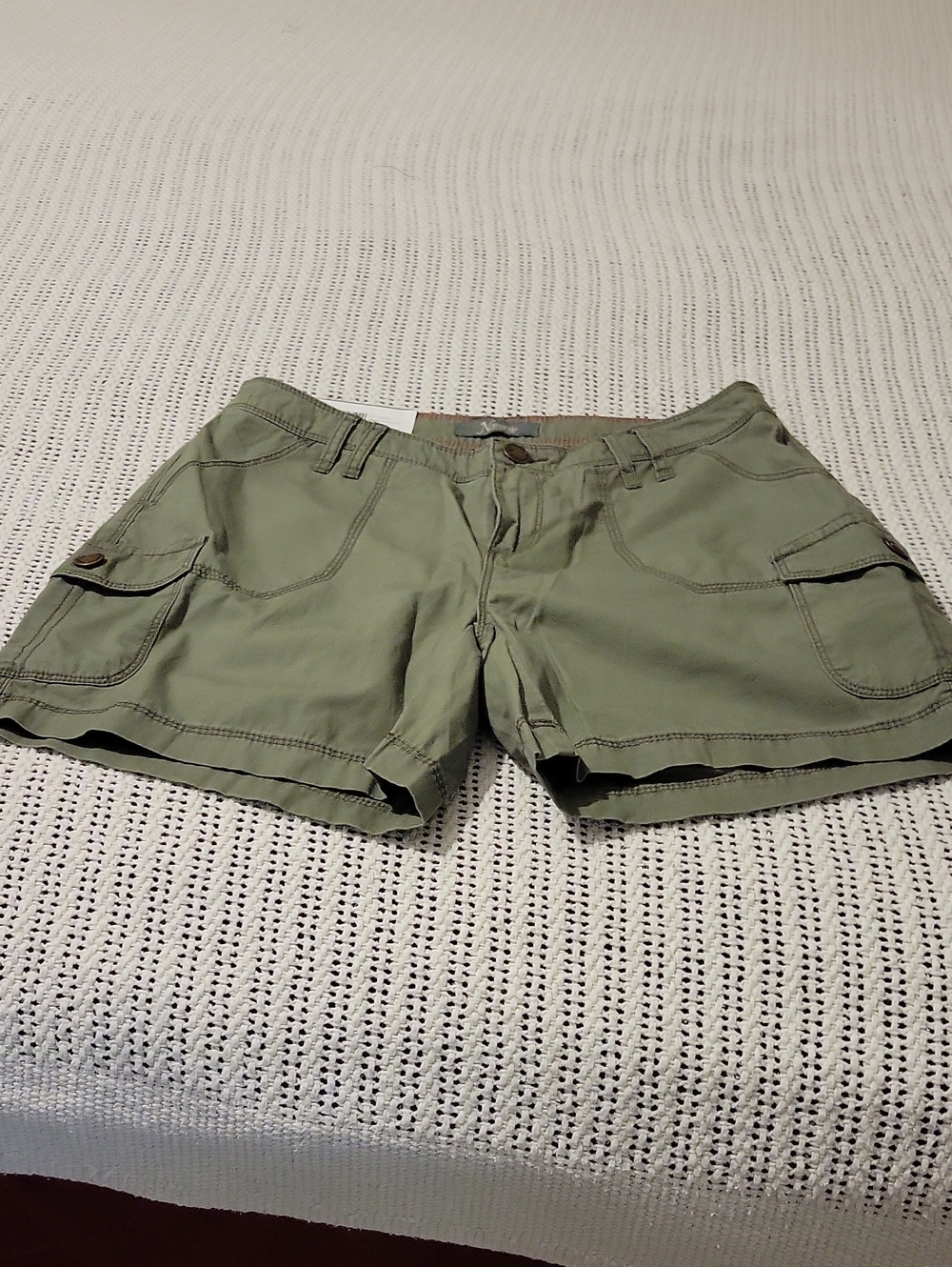 Natural Reflections Olive Cargo Shorts